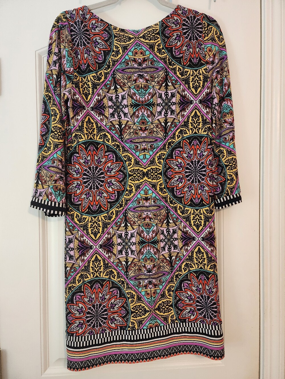 Laundry By Shelli Segal Black-Trim Multicolor Medallion Print Dress Sz 6 Bold - Picture 6 of 13
